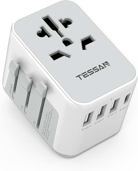 Adaptador de Viaje Universal con Cargador USB y Tipo C, ideal para viajar por todo el mundo.