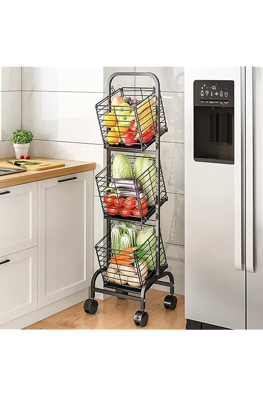 Cesta colgante de metal para frutas y verduras: una solución práctica para el almacenamiento en la cocina.