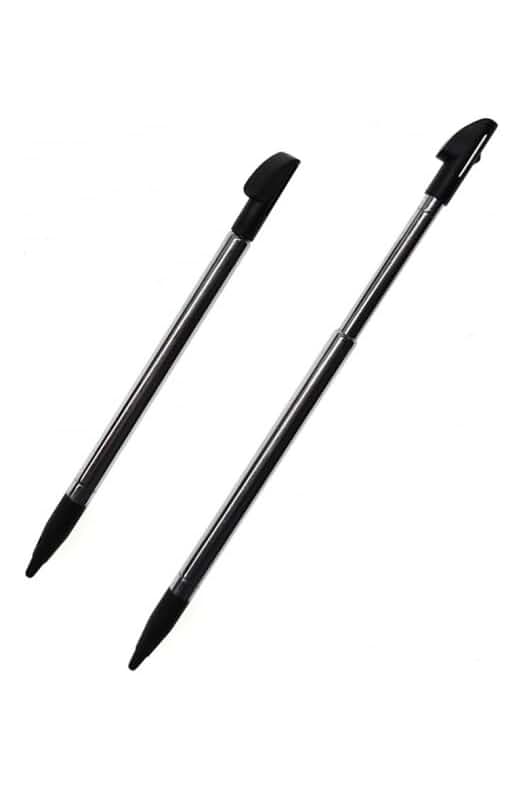 Lápiz extensible para Nintendo 3DS XL con puntero de metal y diseño negro elegante.