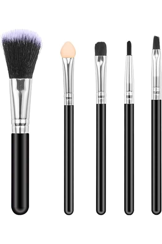 Set de brochas de maquillaje profesional de alta calidad con mango de madera negra.