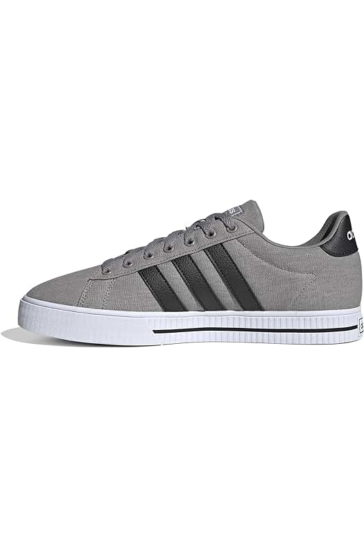 Zapatillas deportivas para hombre adidas Daily 3.0, el calzado perfecto para tu entrenamiento.